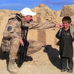 Karė ir afganų vaikai